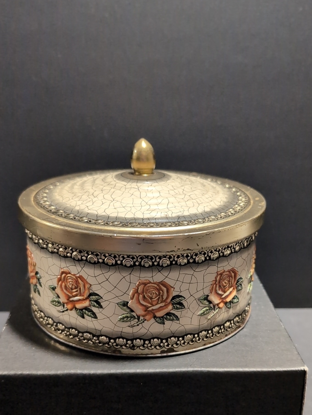 VGT, Bluebird Confectionery Tin With Lid, Features Embossed Rose Design.
